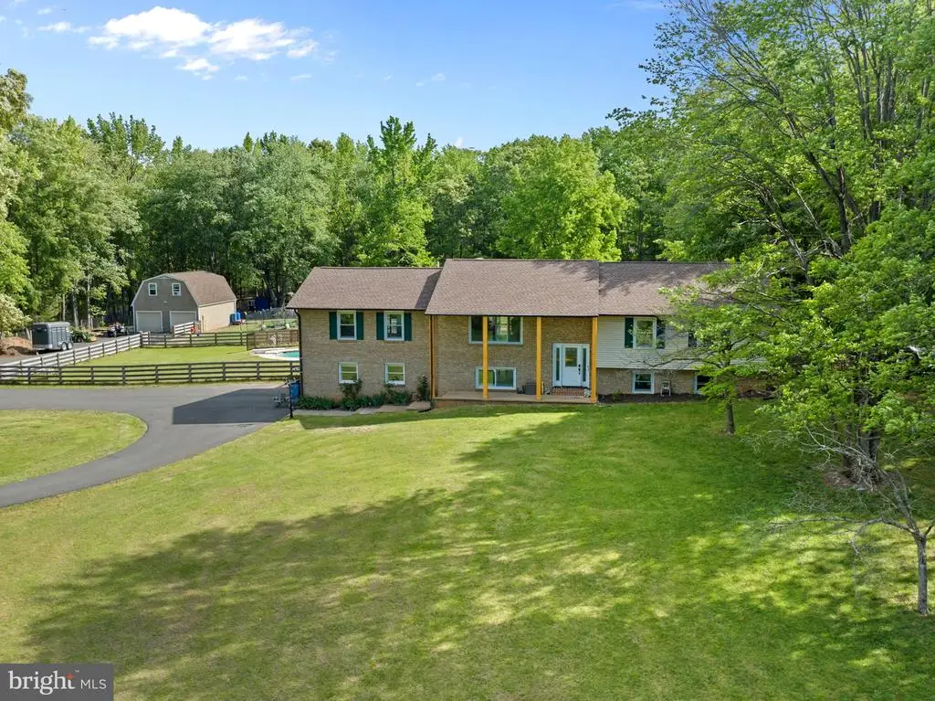 4300 Ringwood Rd, Nokesville, VA 20181 - #1