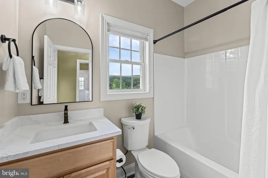 6272 Blackwell Rd, Warrenton, VA 20187 - #2