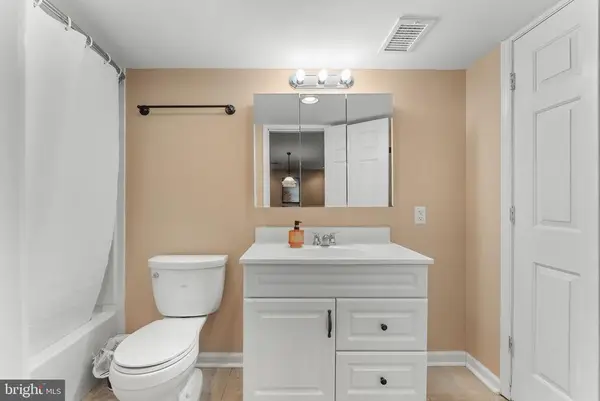 700 Fox Chase St, Warrenton, VA 20186