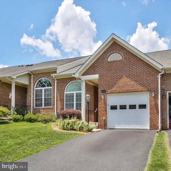 233 View Cir N, Warrenton, VA 20186