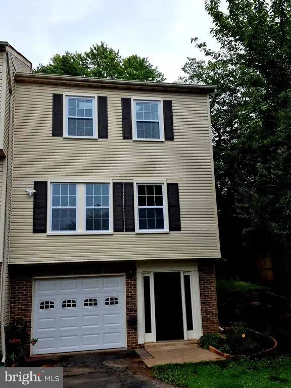 27 Fairfax St, Warrenton, VA 20186 - #1