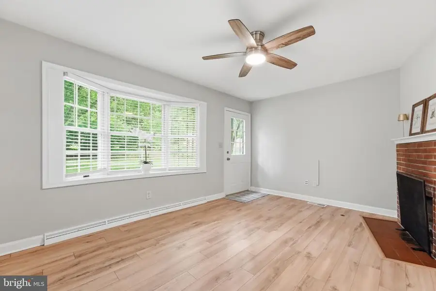 6499 Briggs Rd, Warrenton, VA 20187 - #3