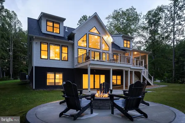 764 Noahs Landing Dr, Bumpass, VA 23024