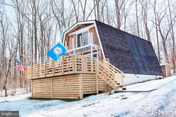 1659 Lakeshore Dr S, Louisa, VA 23093