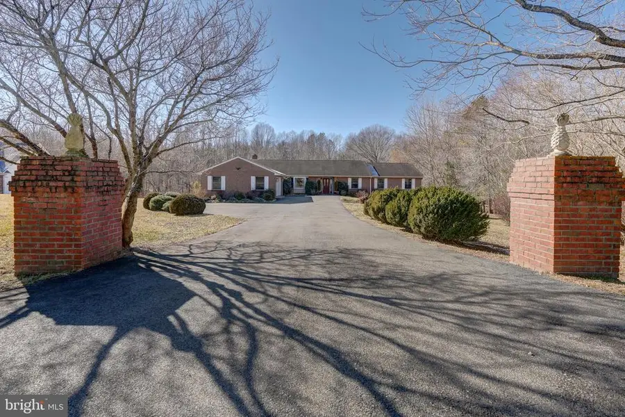 209 Fairway Dr, Louisa, VA 23093 - Image #2