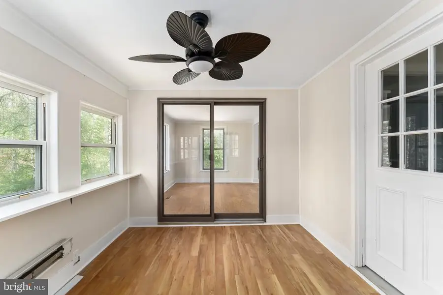 2367 Lakeshore Dr N, Louisa, VA 23093 - #2