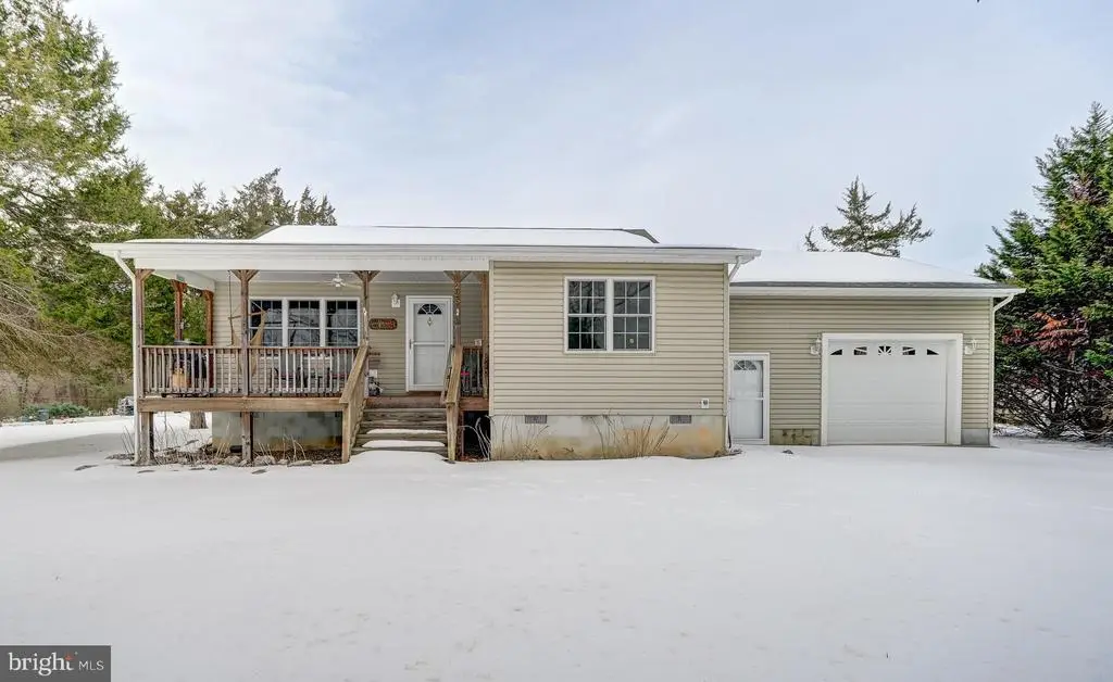 225 Lakeview Dr, Mineral, VA 23117 - #1