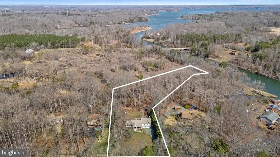 215 Lakewood Landing Dr, Bumpass, VA 23024 - #3