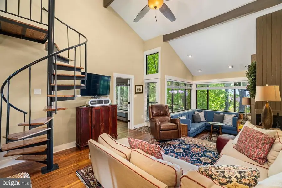 312 Dobie Ln, Roseland, VA 22967 - #2