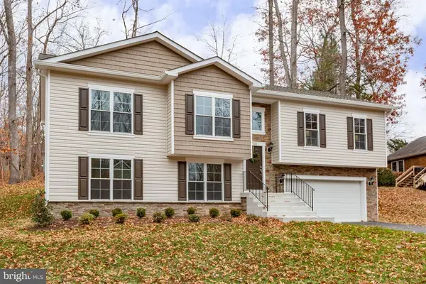 702 Eastover Pkwy, Locust Grove, VA 22508