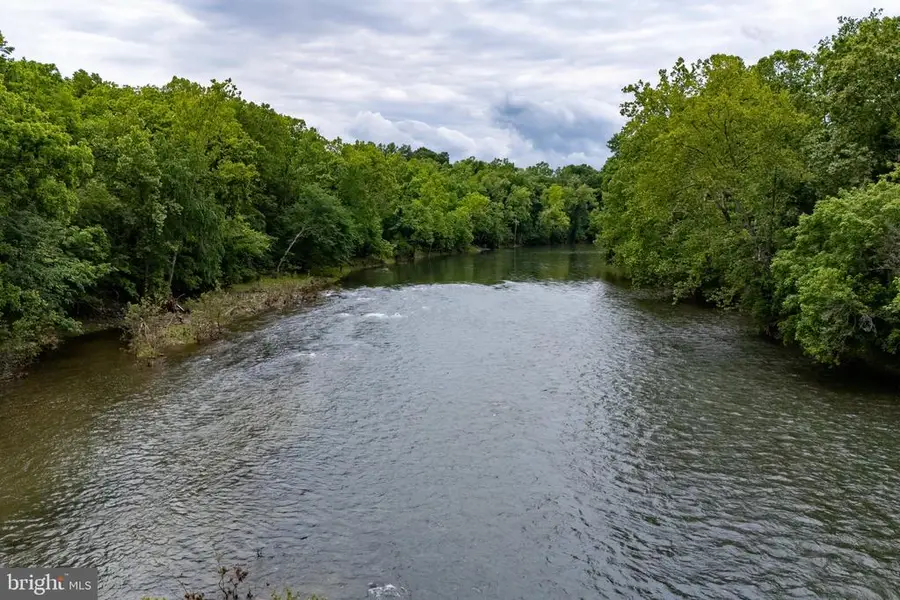 501 Fork Rd S, Luray, VA 22835 - #3