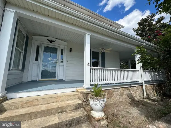 422 Mechanic St, Luray, VA 22835