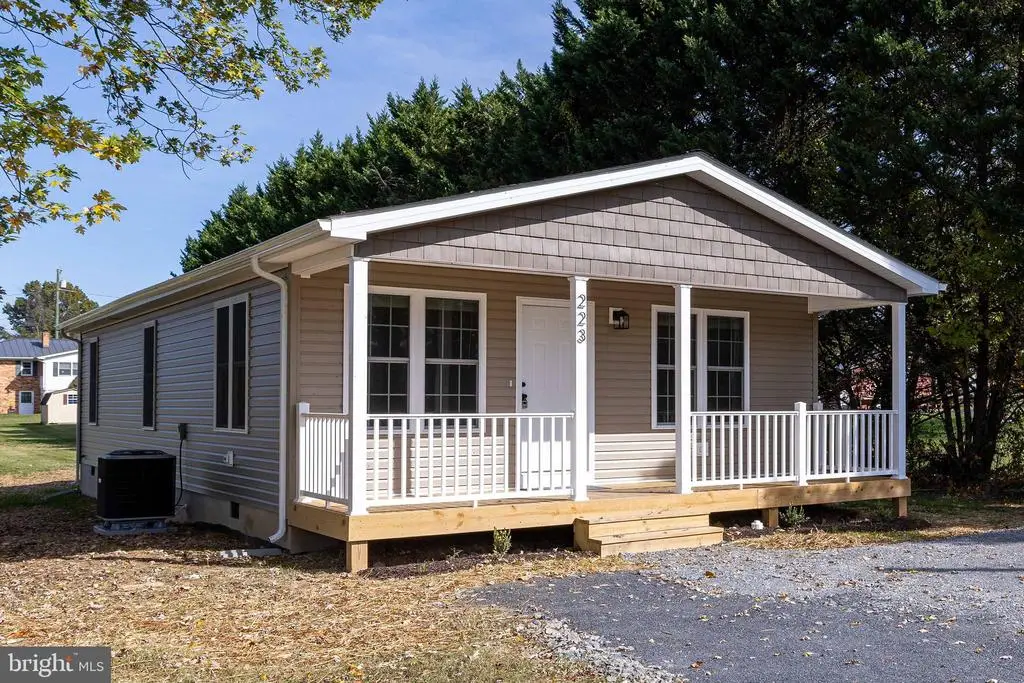 223 Fairview Rd, Luray, VA 22835 - #1