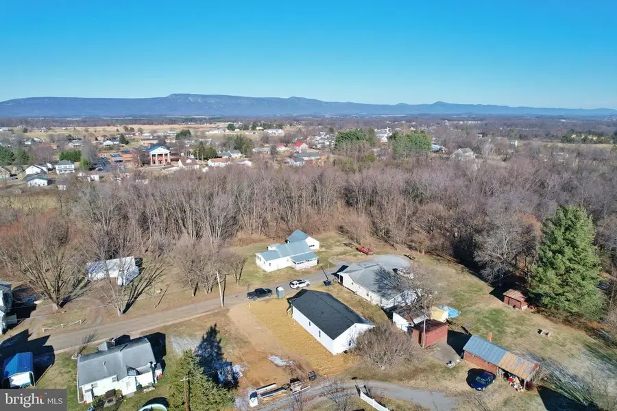 240 Deford Ave, Stanley, VA 22851 - #3