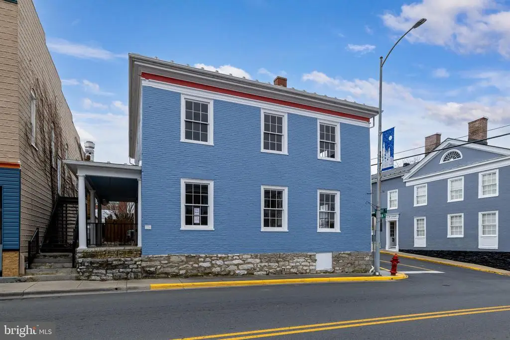 221 Main St W, Luray, VA 22835 - #1