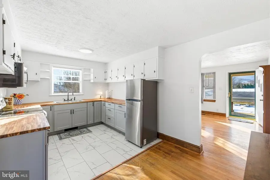 296 Main St W, Stanley, VA 22851 - #3