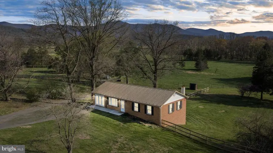300 Martin St, Luray, VA 22835 - #3