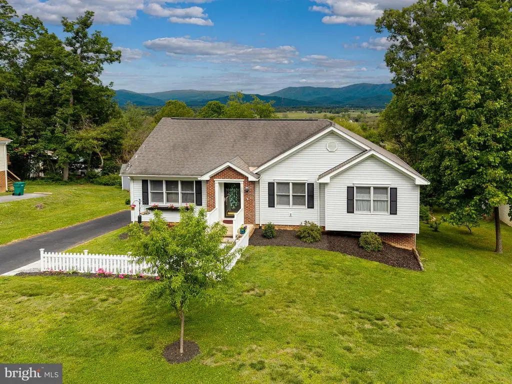 157 Heritage Dr, Luray, VA 22835 - #1
