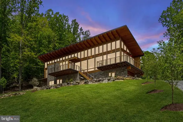 559 Bessie Bell Mountain Rd, Castleton, VA 22716