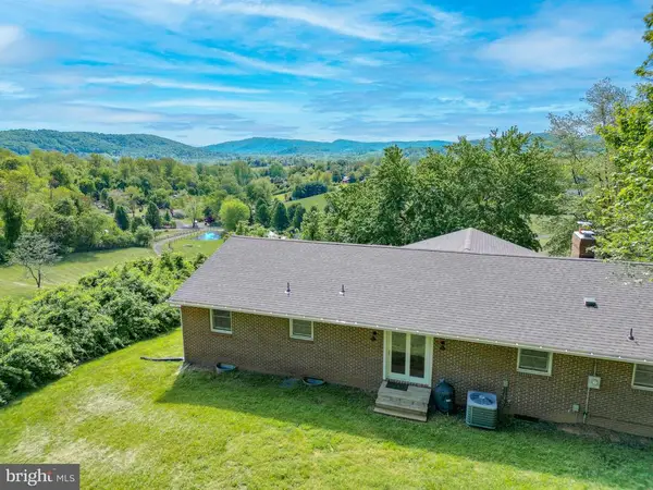 40 Antique Ln, Sperryville, VA 22740