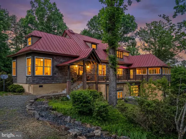 40 Angel Kiss Ln, Castleton, VA 22716