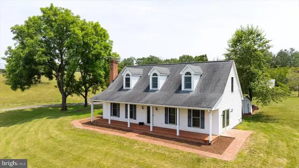 274 Aaron Mountain Rd, Castleton, VA 22716