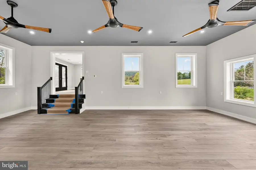 90 Main Street, Washington, VA 22747 - #2