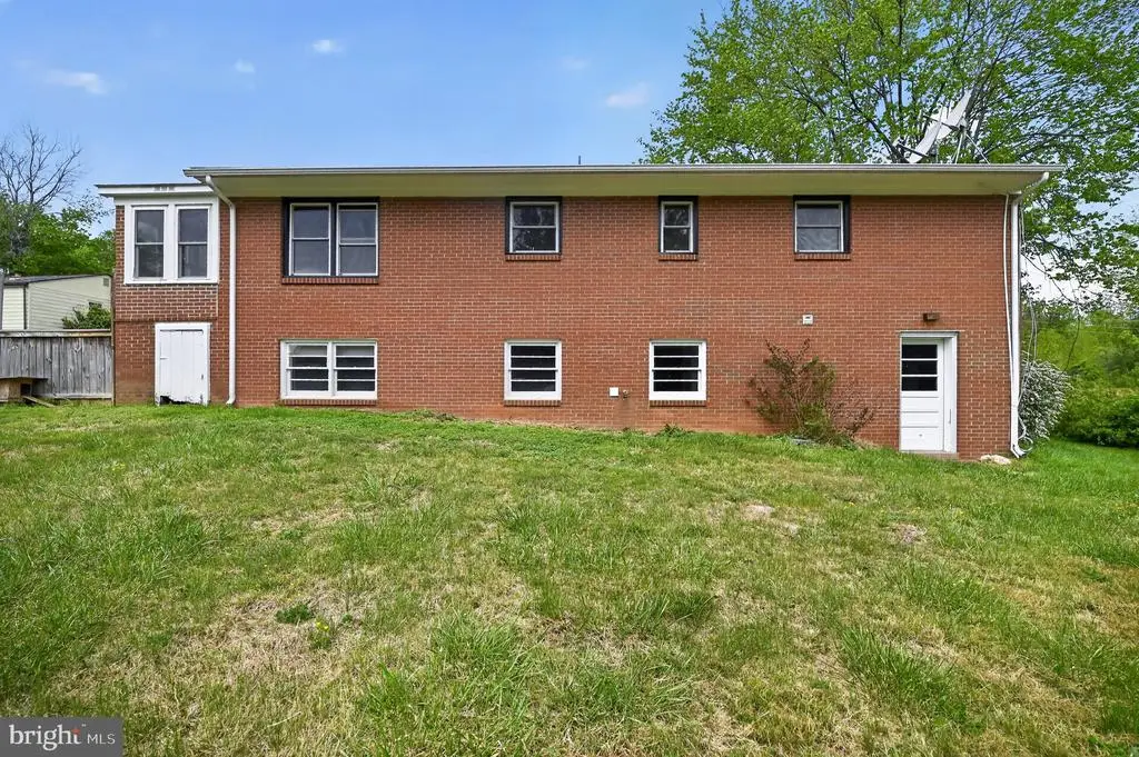 512 Round Hill Rd, Boston, VA 22713 - #1