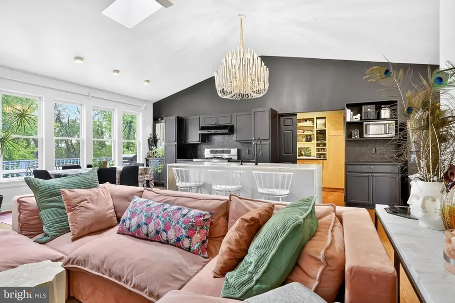 339 Piedmont Ave, Washington, VA 22747 - #2