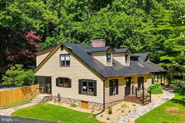 10 Ashby Rd, Sperryville, VA 22740