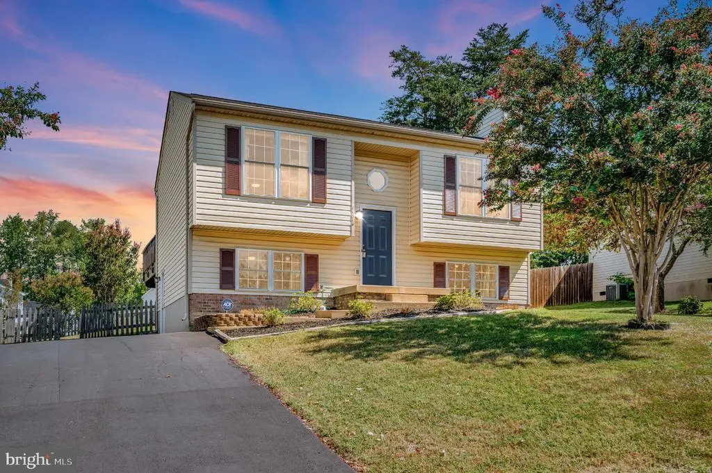 11514 Woodland View Dr, Fredericksburg, VA 22407 - #1