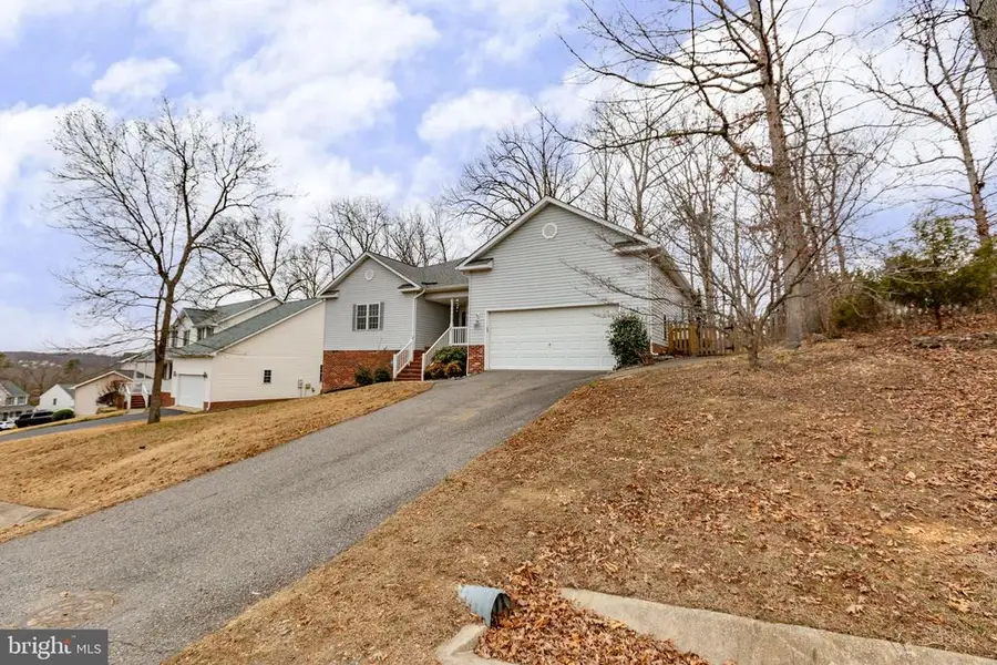 10320 Watford Ln, Fredericksburg, VA 22408 - Image #2