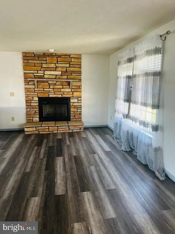 6015 Sunny Meadows Dr, Fredericksburg, VA 22407 - #1