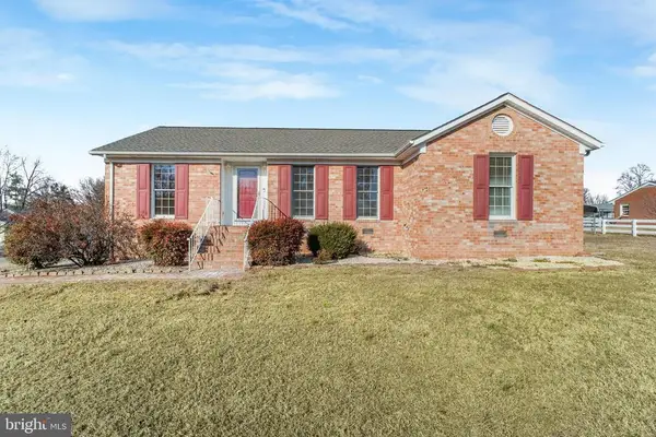 2 Juniper Ct, Fredericksburg, VA 22408