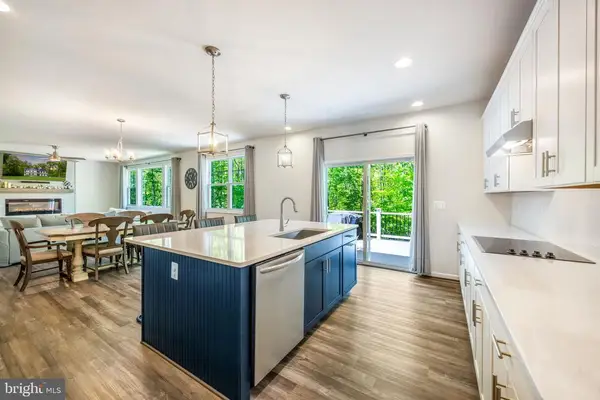 8028 Ashford Dr, Fredericksburg, VA 22407