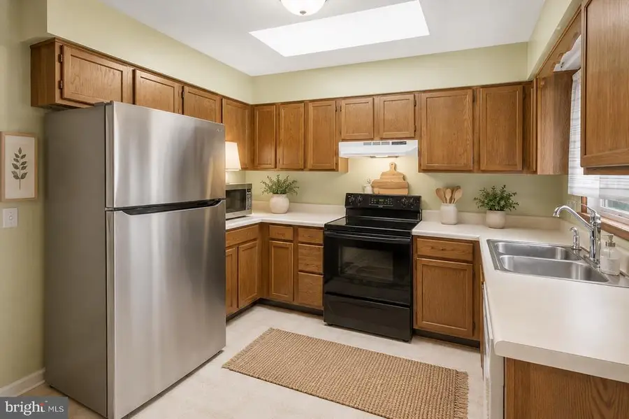 10417 Skinner Hill Dr, Fredericksburg, VA 22408 - #2