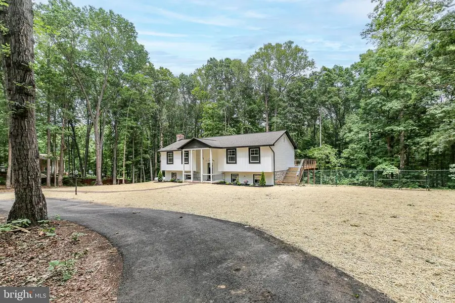 211 Hardwood Ln, Fredericksburg, VA 22408 - #2