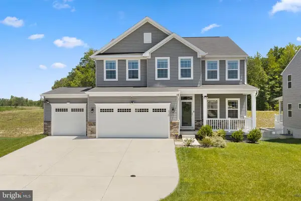 8905 Maple Run Dr, Fredericksburg, VA 22407