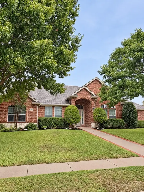 120 Crestbrook Ct, Midlothian, TX 76065