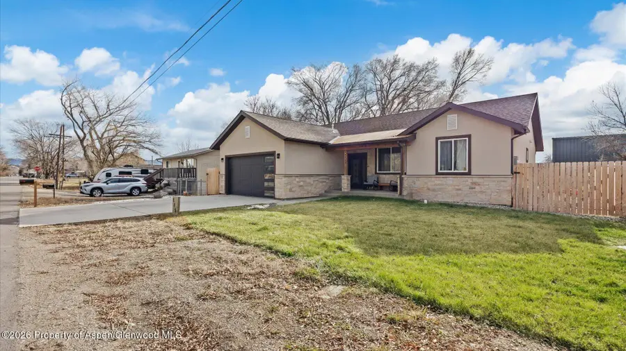 115 W Home Avenue, Silt, CO 81652 - Image #2