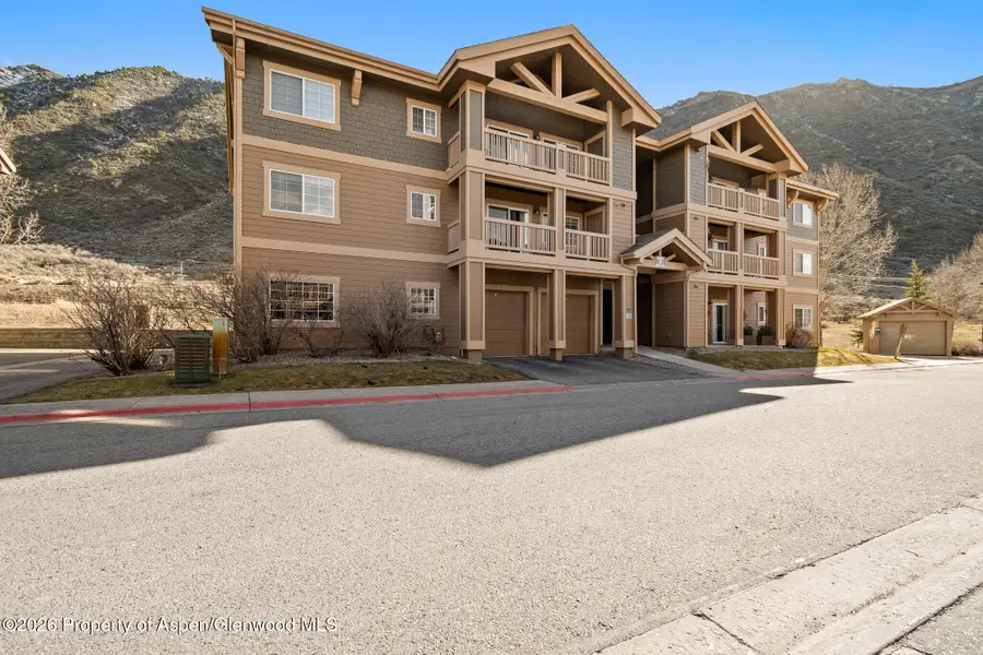 410 River View Drive #305, New Castle, CO 81647 - #2