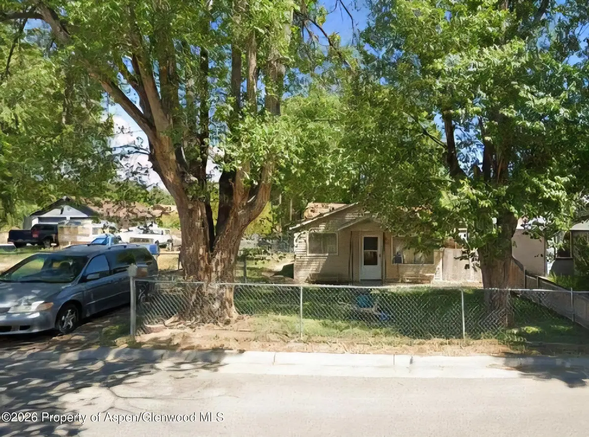 910 Park Avenue, Rifle, CO 81650 - #1
