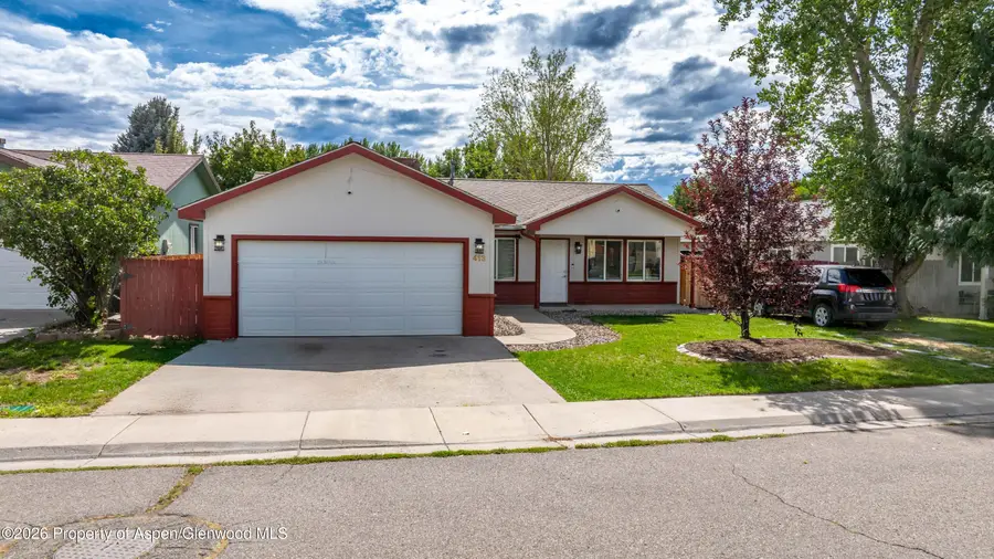 413 W Richards Avenue, Silt, CO 81652 - #2