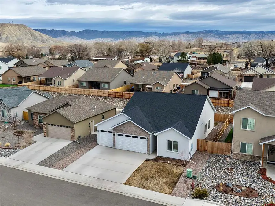1422 Blue Creek Avenue, Montrose, CO 81401 - #2