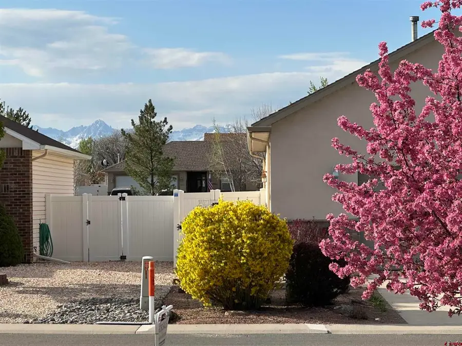 2817 Glen Oak Drive, Montrose, CO 81401 - #3