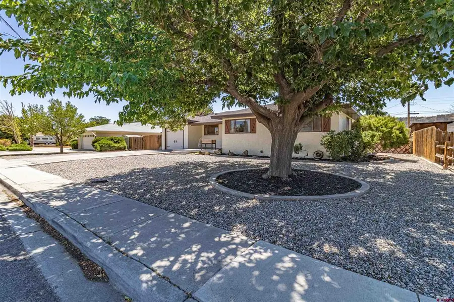 2005 Camino Rio, Farmington, NM 87401 - #2