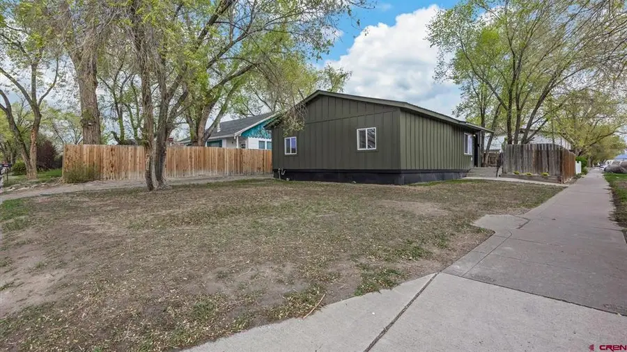 801 S Cascade Avenue, Montrose, CO 81401 - #3