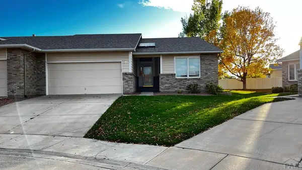 5100 Manor Ridge Dr #E, Pueblo, CO 81005