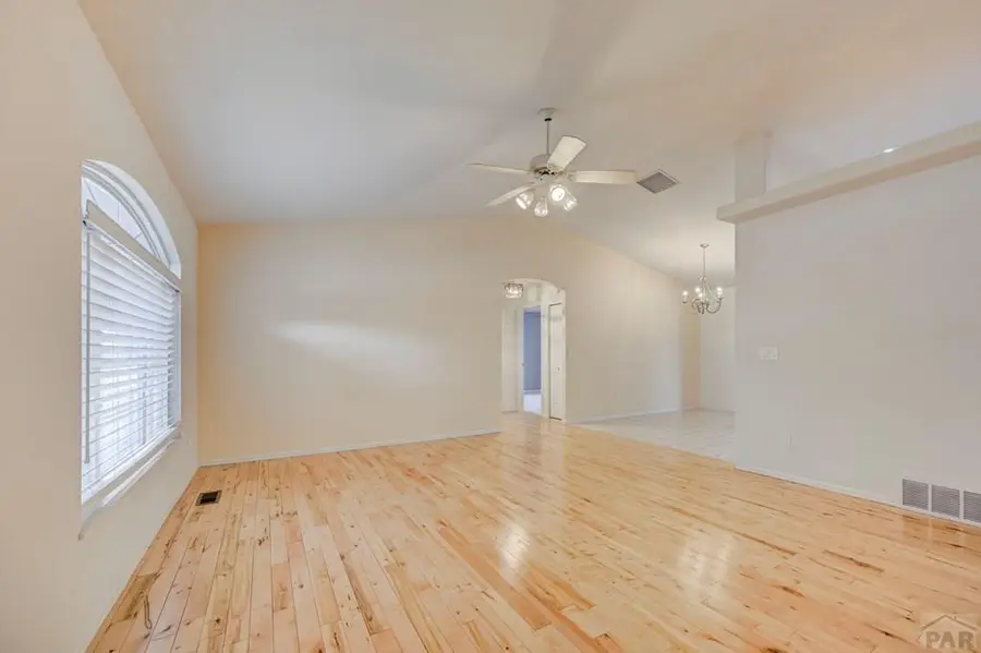 433 W Fairway Dr, Pueblo West, CO 81007 - Image #2