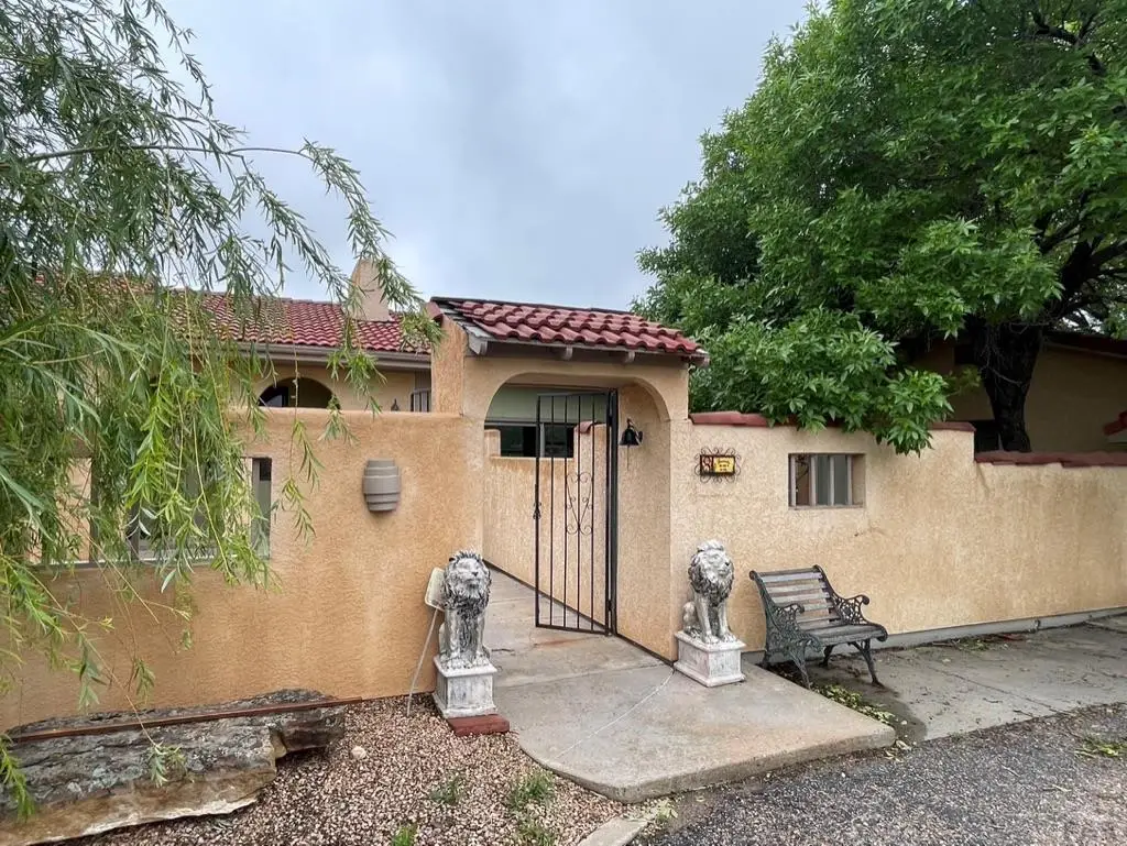 8 S Glenrose Dr, Pueblo, CO 81007 - Image #1